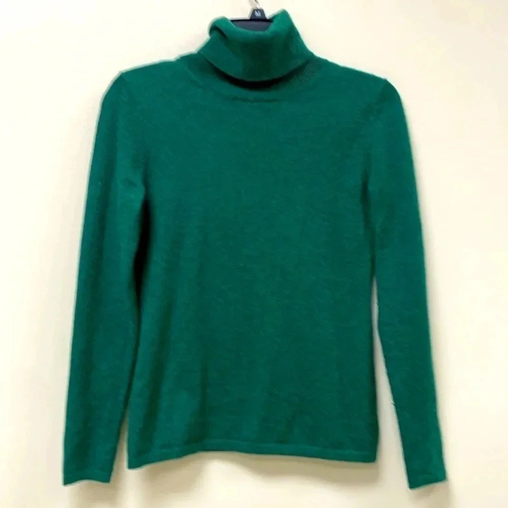 Banana Republic Cashmere Wool lightweight turtleneck sweater size XS holiday